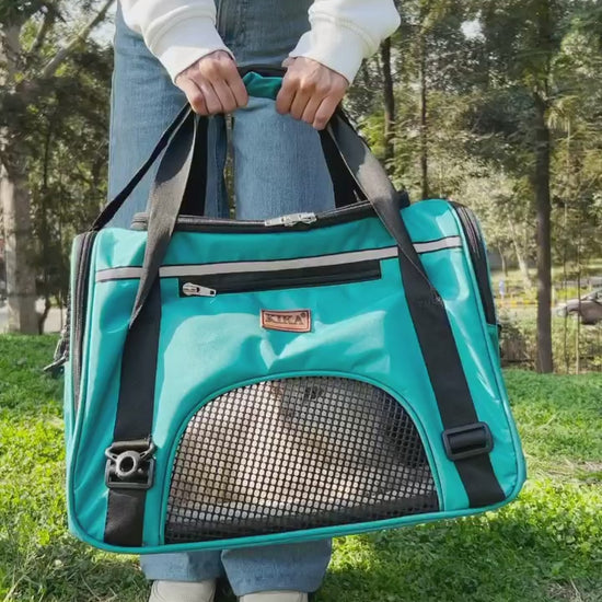 KIKA Pets AIRLINE Cat Carrier Bag, video showing anti glide zippers - pet can not open zipper from inside thereby preventing any accident